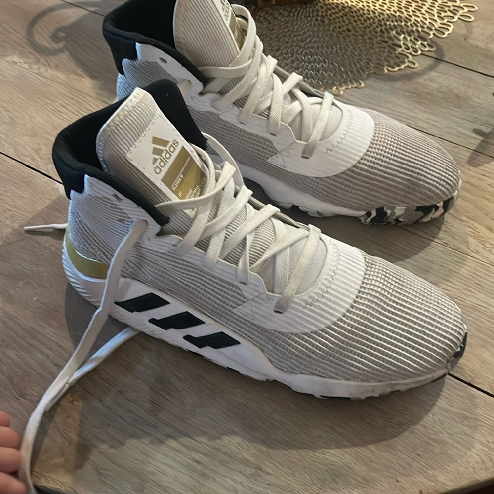 Adidas basketball shoes lightly used extremely comfy